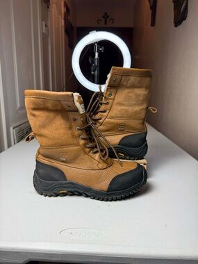 Used beat toe box UGG ADIRONDACK II OTTER Bella WATERPROOF Boot US 8.5